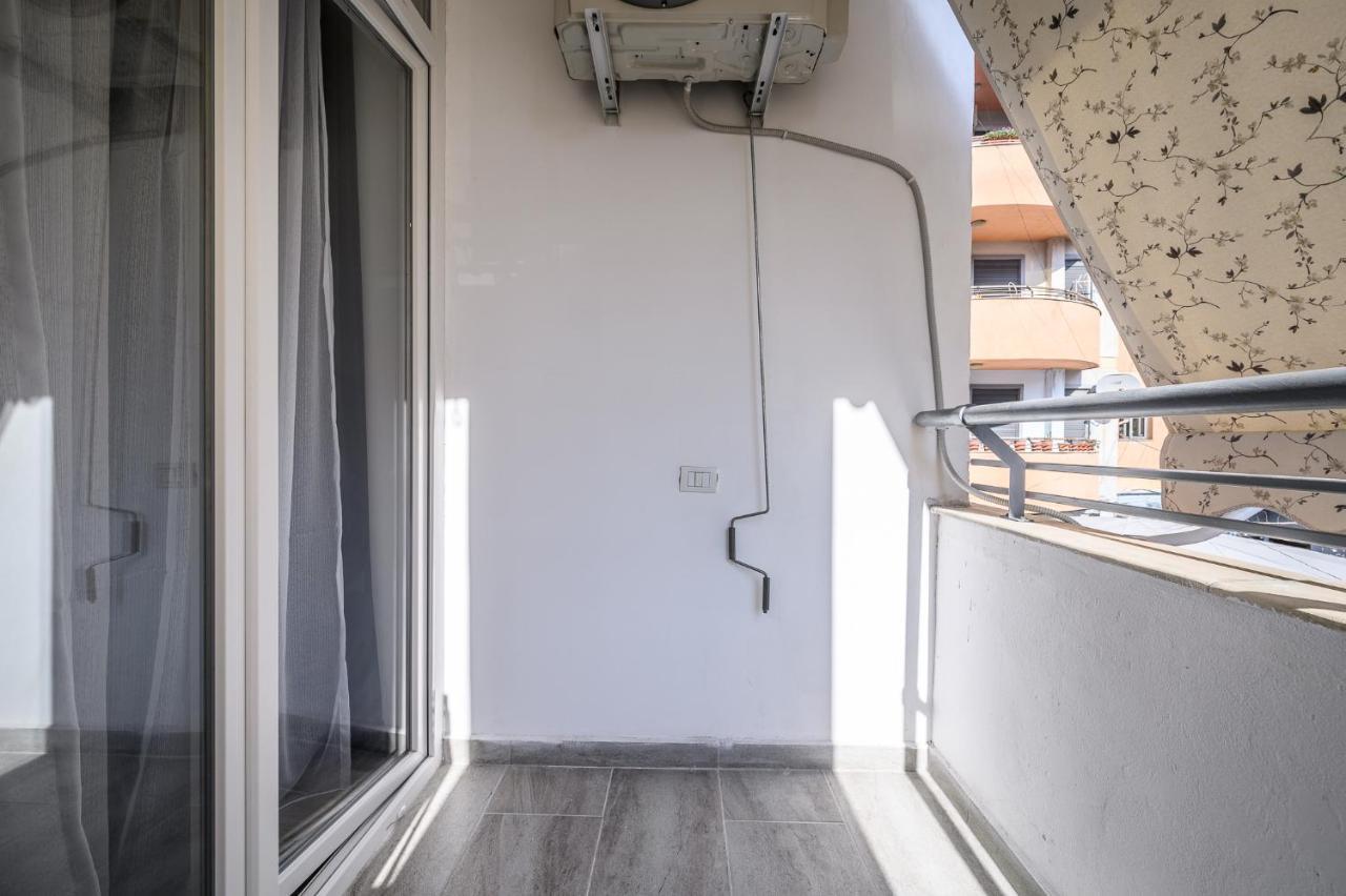 Miku Apartment-Modernly Designed Downtown Tiranë Eksteriør bilde